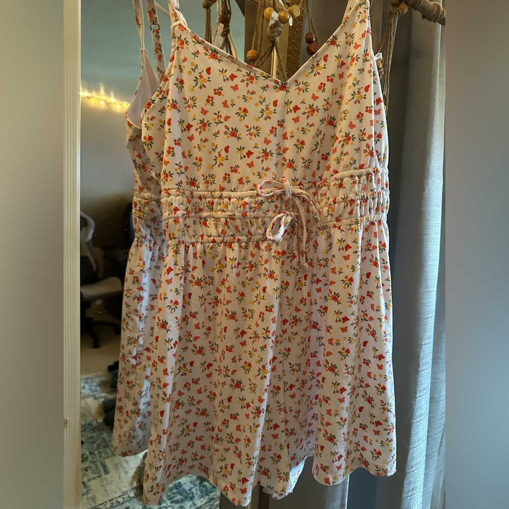 Romper - Picture 1 of 4